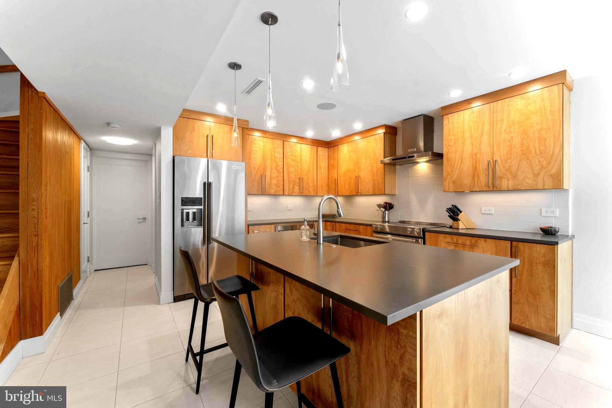 11587 Maple Ridge Road Reston, VA 20190 - Photo 12 of 119