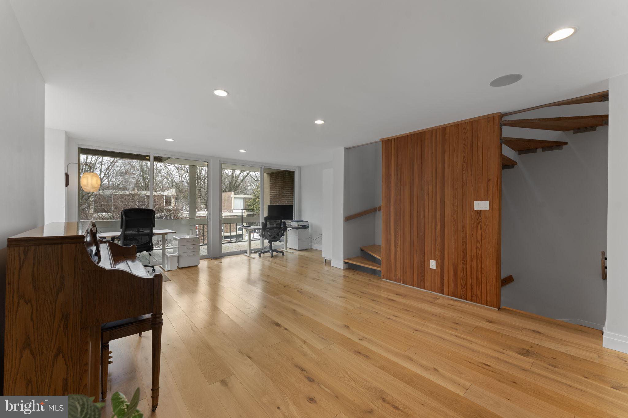 11587 Maple Ridge Road Reston, VA 20190 - Photo 23 of 119