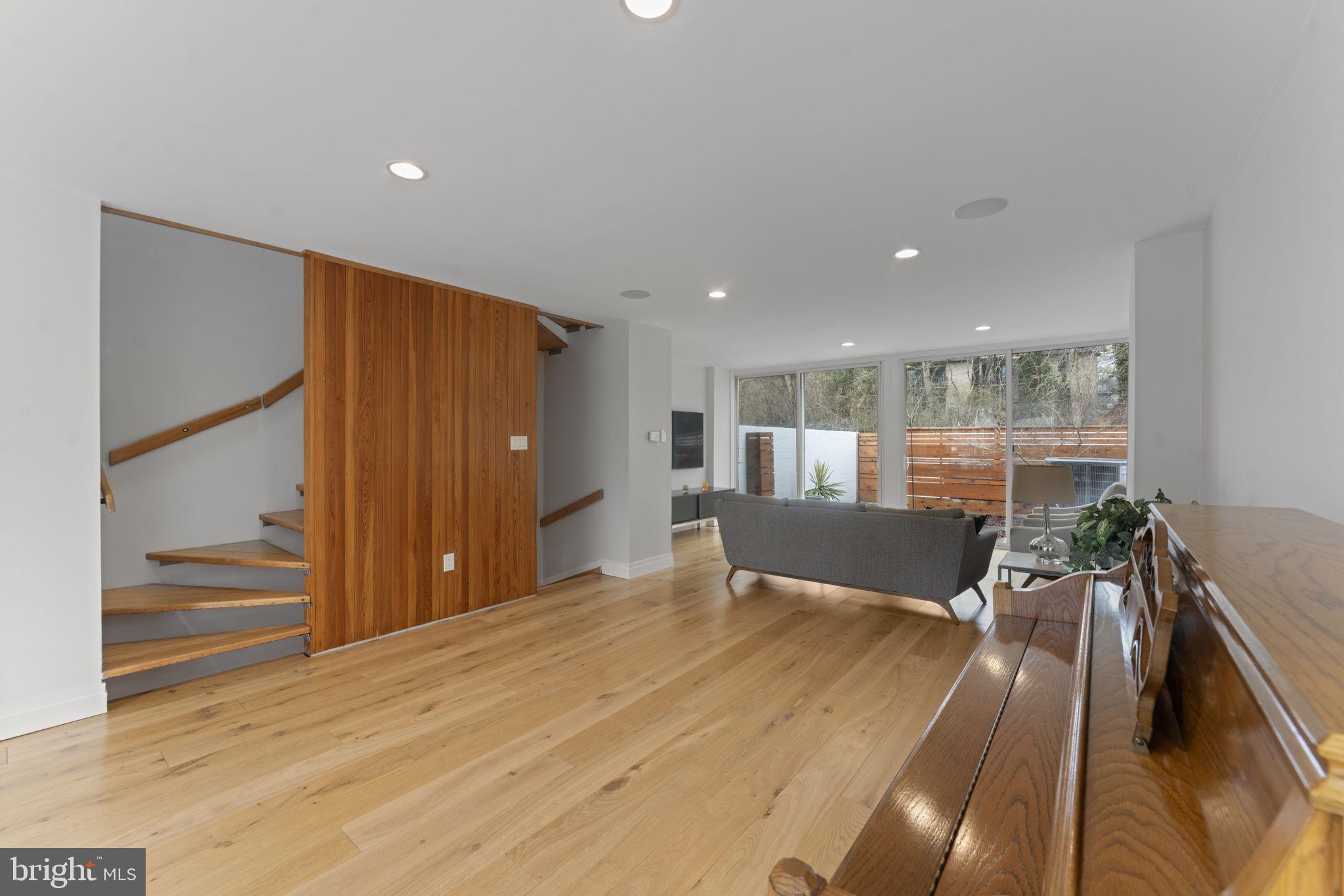 11587 Maple Ridge Road Reston, VA 20190 - Photo 24 of 119