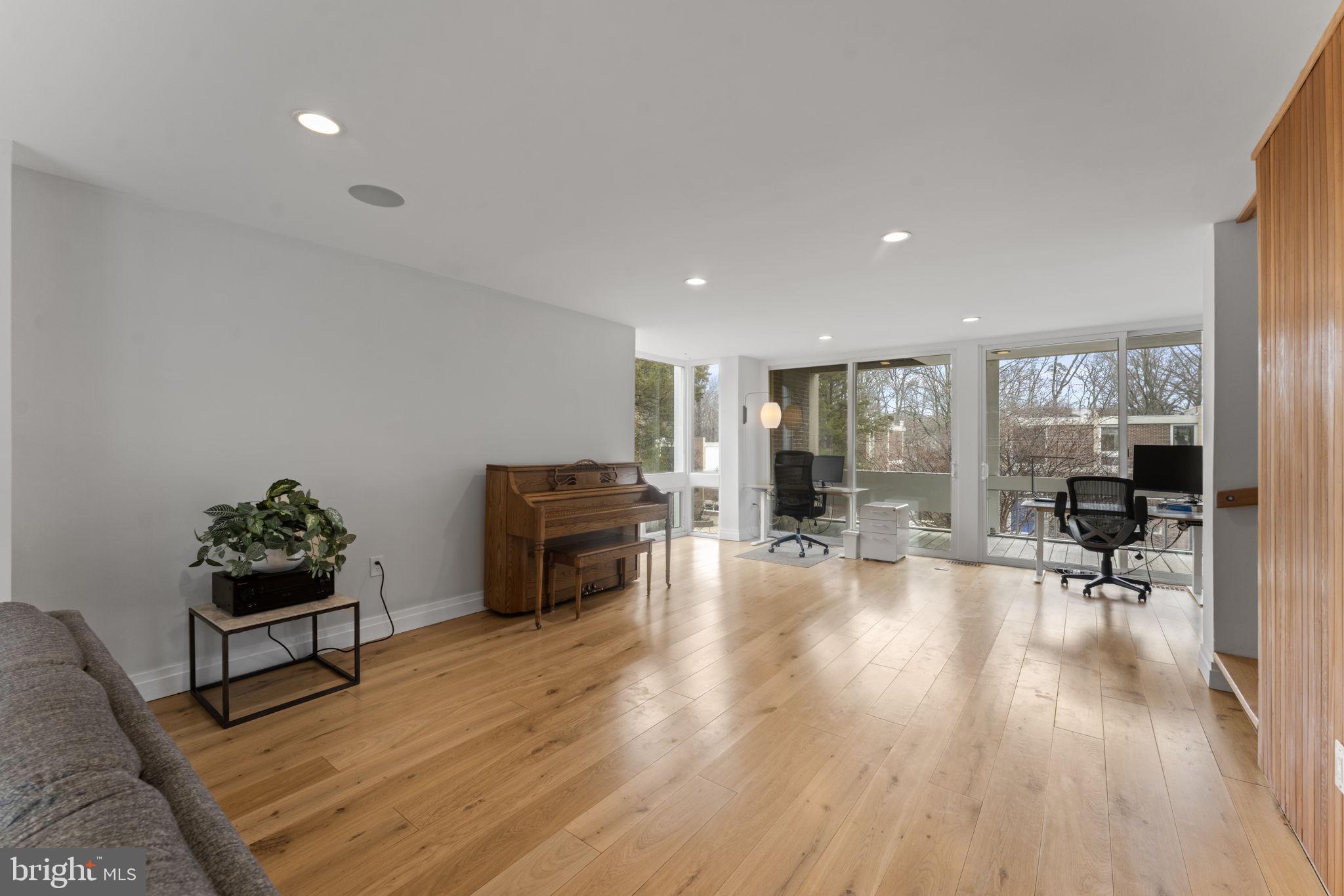 11587 Maple Ridge Road Reston, VA 20190 - Photo 25 of 119