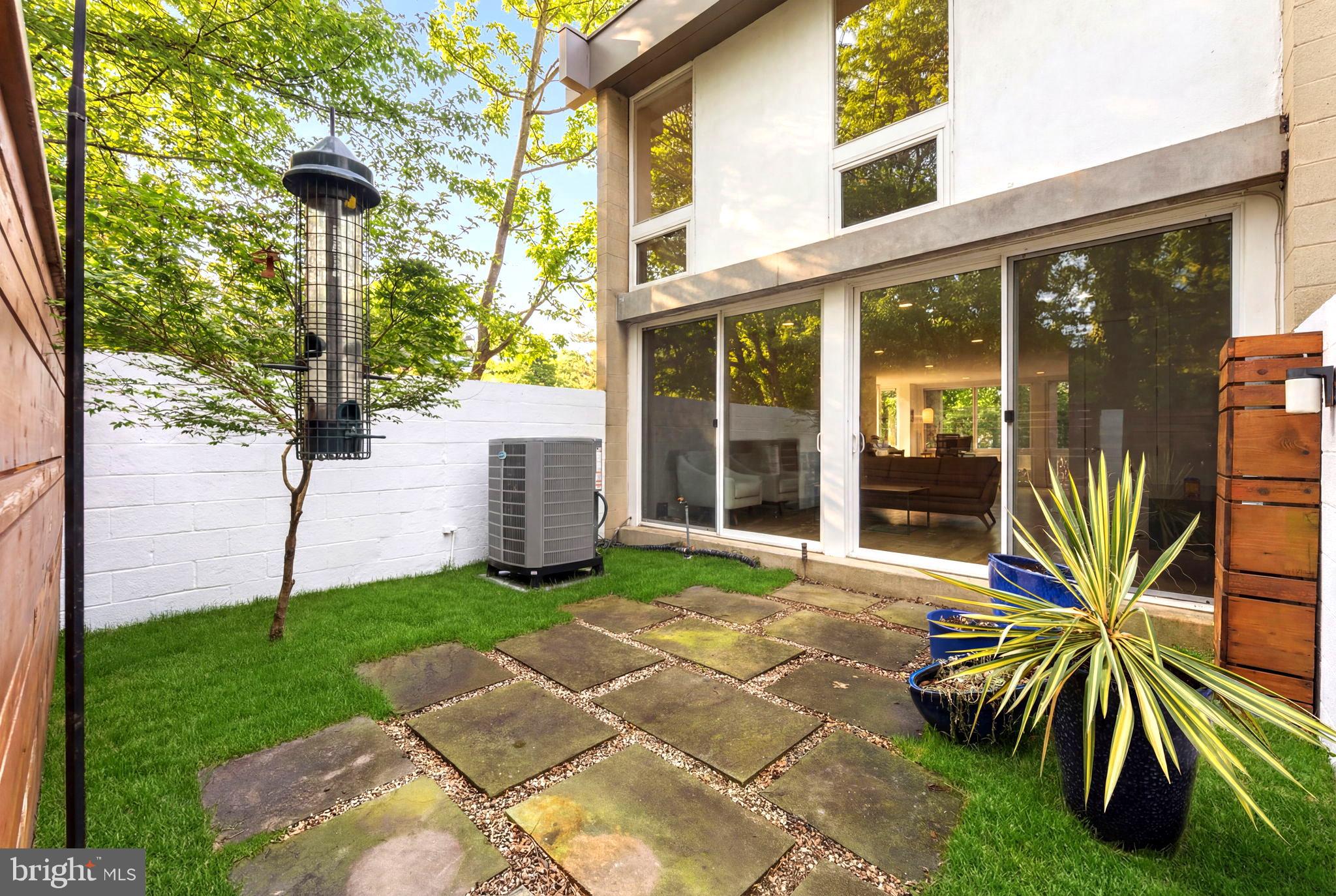 11587 Maple Ridge Road Reston, VA 20190 - Photo 5 of 119