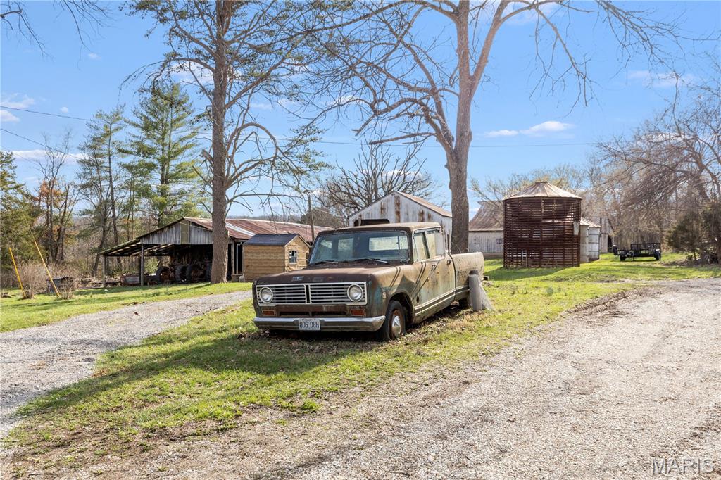 1733 Schluersburg Road Augusta, MO 63332 - Photo 33 of 42