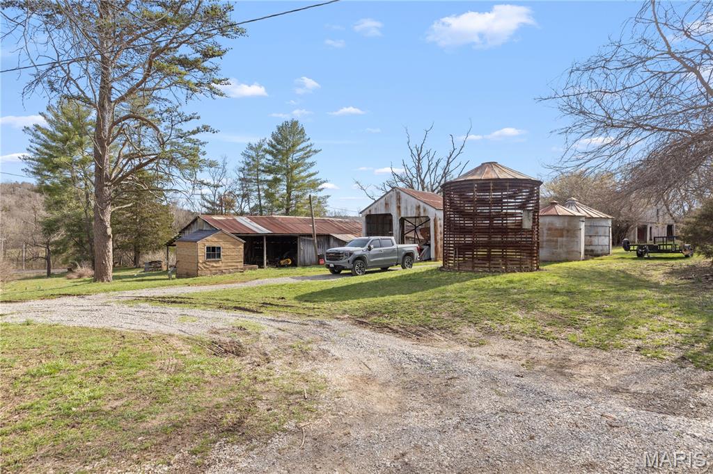 1733 Schluersburg Road Augusta, MO 63332 - Photo 34 of 42