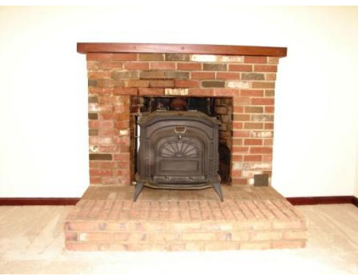 44 Williamsville Road Hubbardston, MA 01452 - Photo 7 of 8 Gallery Image 7