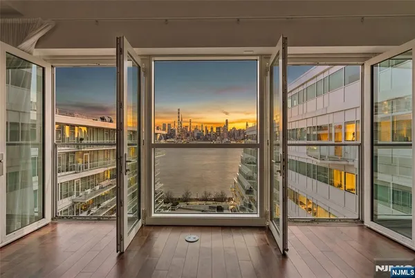 $1,649,000 | 800 Ave At Port Imperial, Unit 1010, Weehawken, NJ 07086