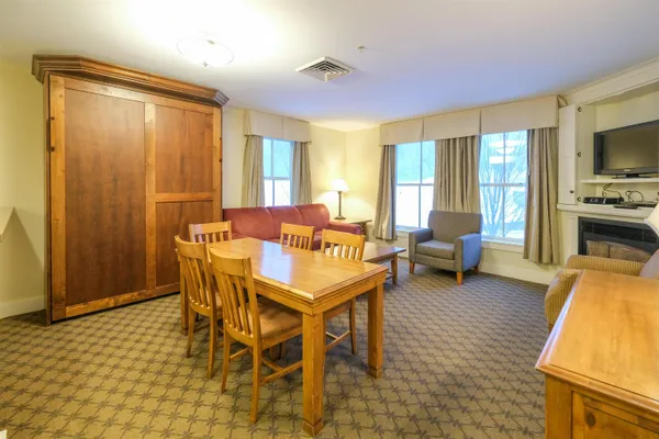 $540,000 | 717-719 Q1-4 Jackson Gore Adams House, Unit 717/719 Q14, Ludlow, VT 05149