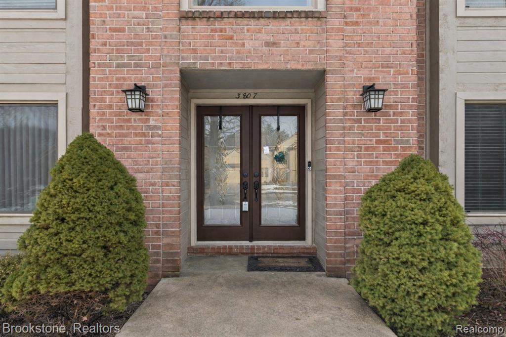 3807 Beechcrest Road Rochester Hills, MI 48309 - Photo 4 of 49 Gallery Image 4