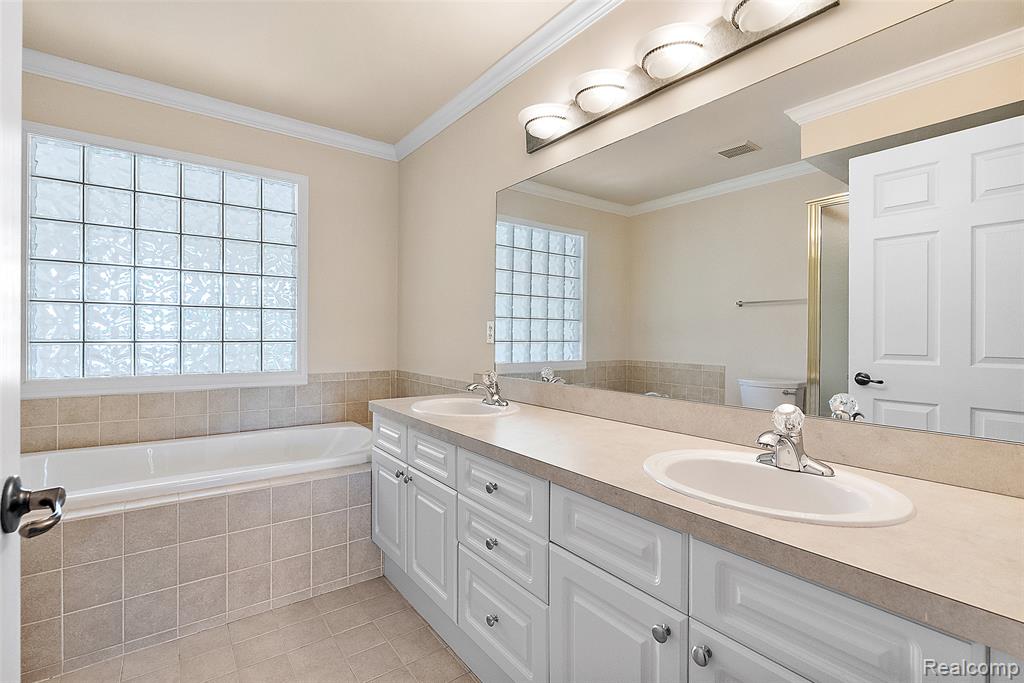 13 North Squirrel Road Auburn Hills, MI 48326 - Photo 39 of 63