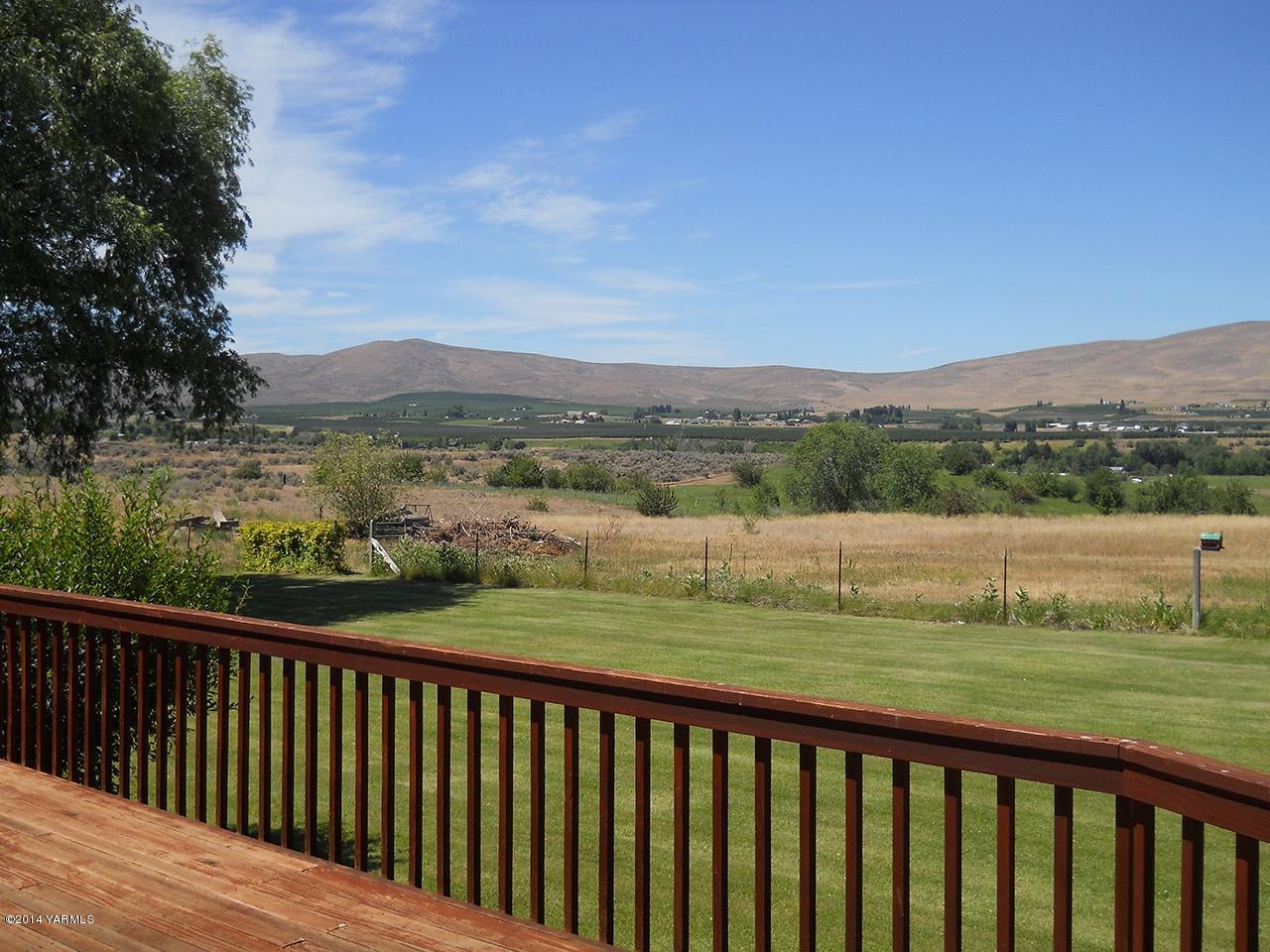 15601 Fisk Road Yakima, WA 98908 - Photo 3 of 58 View Looking North from Back Deck