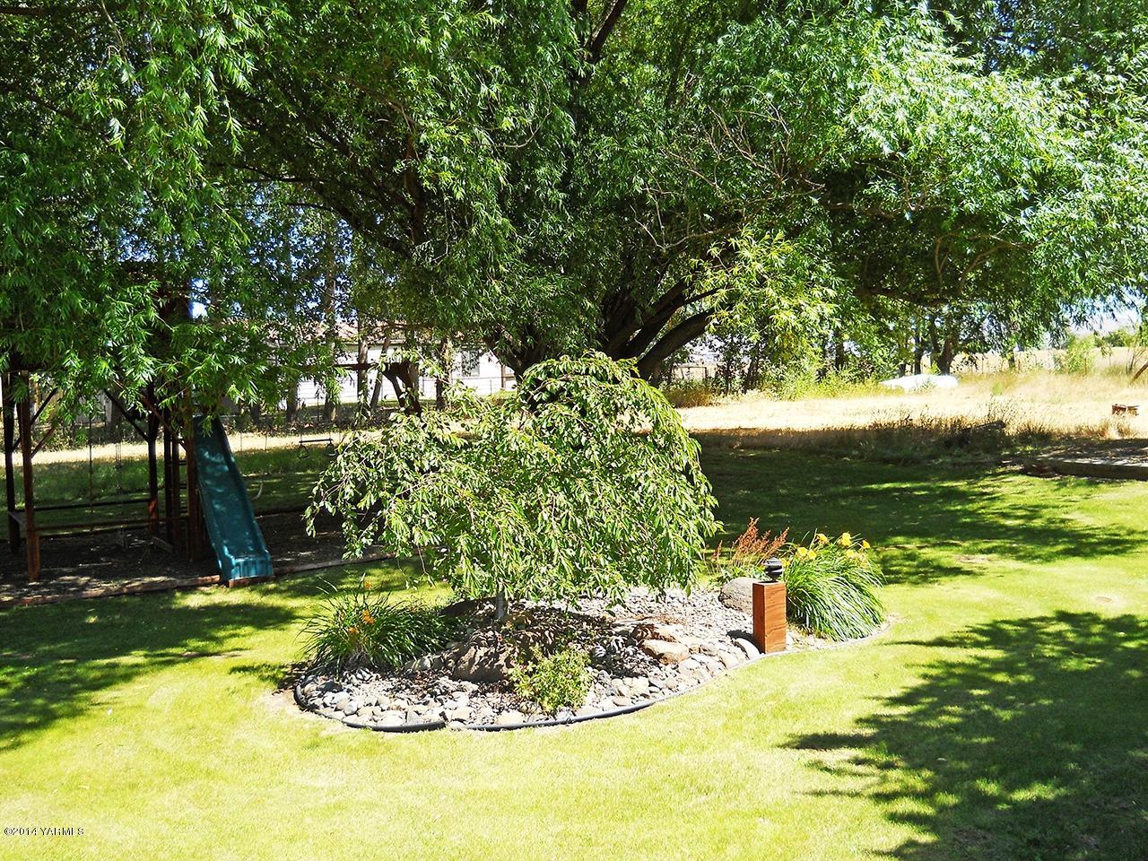 15601 Fisk Road Yakima, WA 98908 - Photo 29 of 58 Side Yard