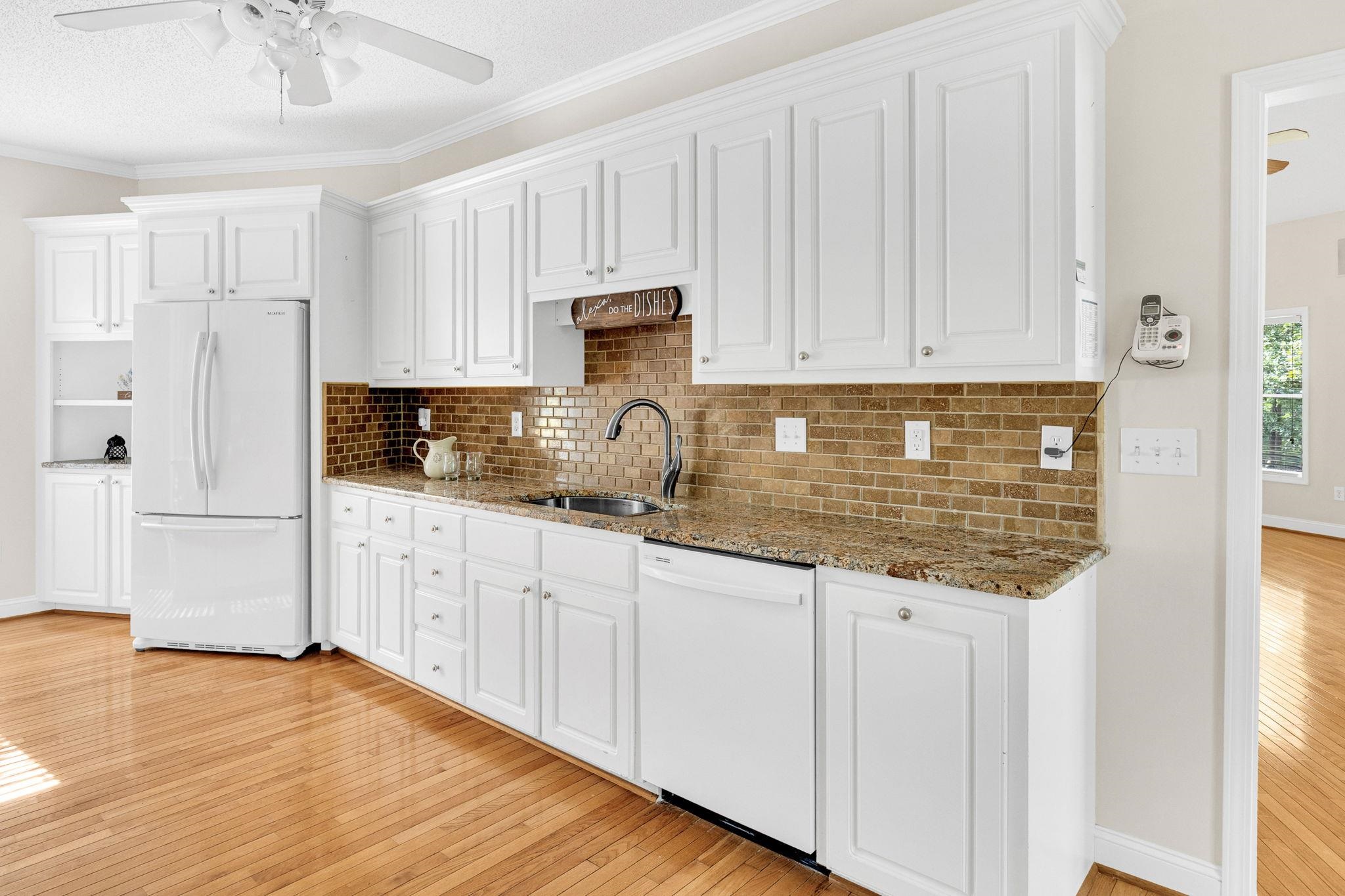 125 Lake Robinson Pointe Greer, SC 29651 - Photo 15 of 50