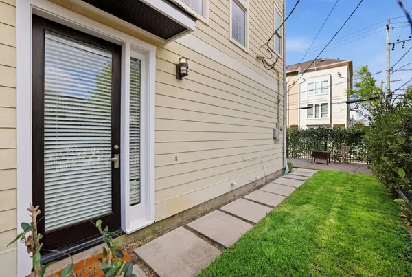 $497,500 | 2214 Radcliffe Street, Houston, TX 77007