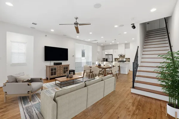 $497,500 | 2214 Radcliffe Street, Houston, TX 77007