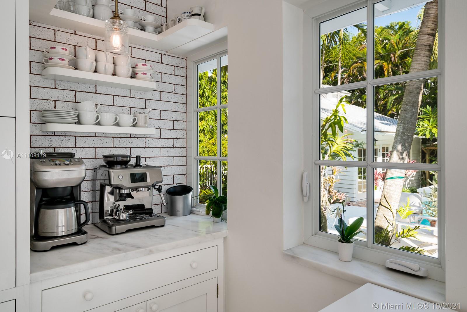 219 Ridgewood Road Coral Gables, FL 33133 - Photo 18 of 35