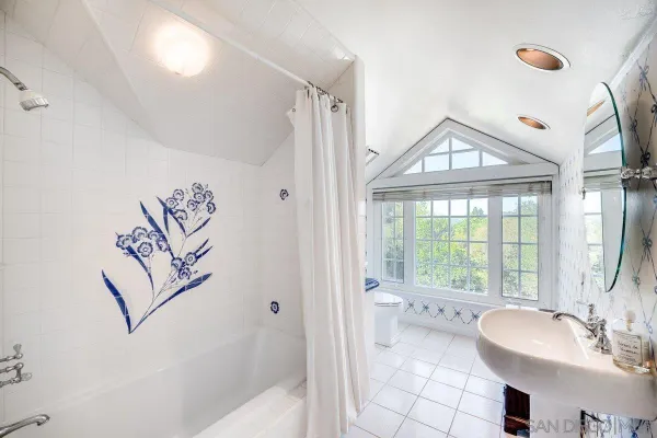 $2,600,000 | 1 Rollingview Lane, Fallbrook, CA 92028