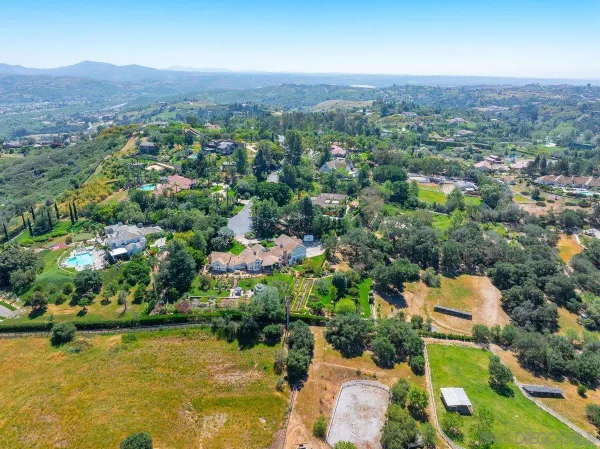 $2,600,000 | 1 Rollingview Lane, Fallbrook, CA 92028