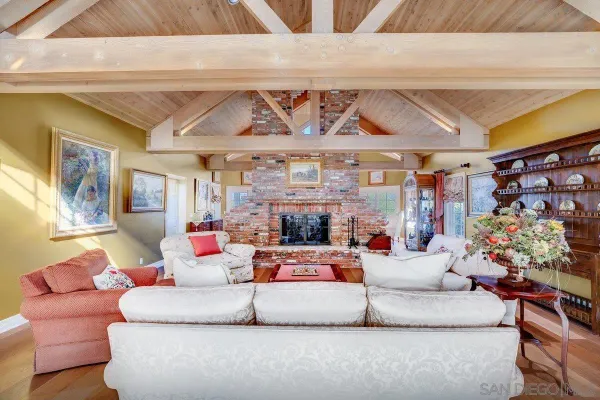 $2,600,000 | 1 Rollingview Lane, Fallbrook, CA 92028