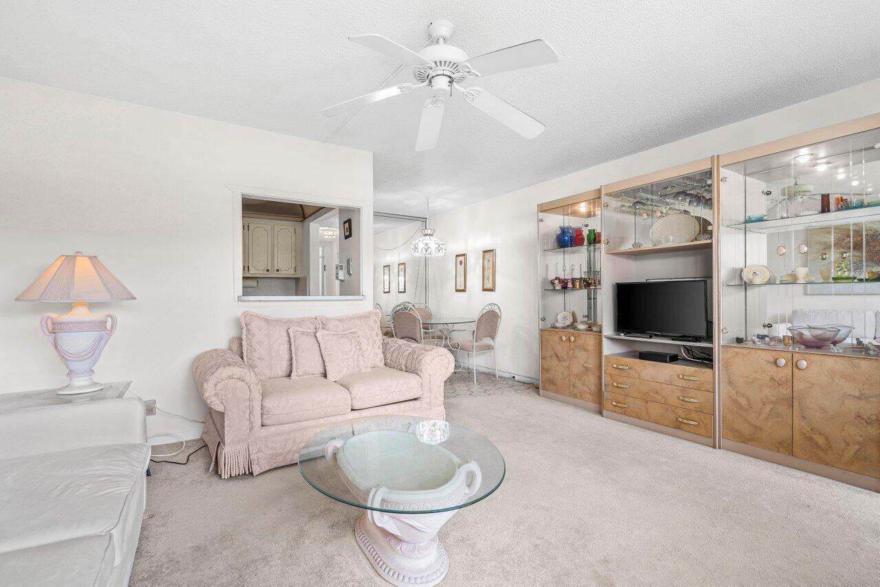 105 Brighton C Boca Raton, FL 33434 - Photo 5 of 23 105BrightonC-BocaRaton-FL-33434-SMALL