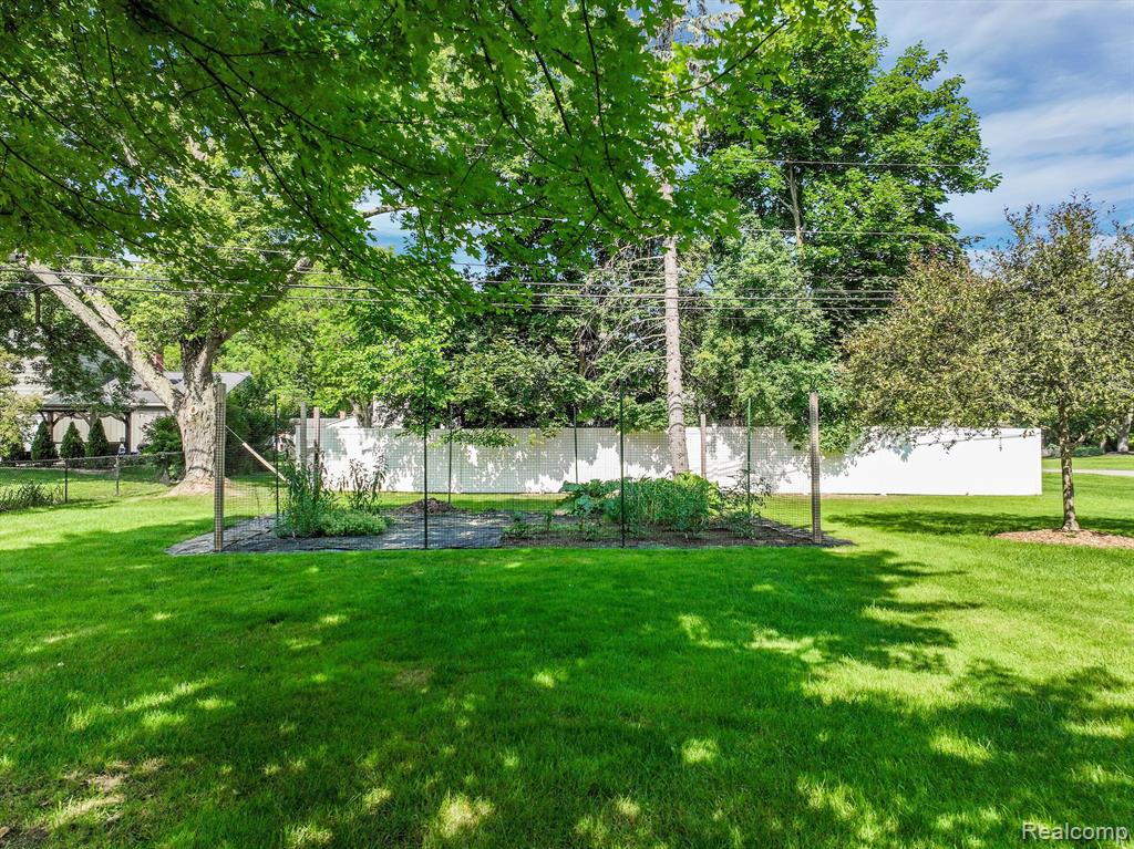 920 Spartan Court Rochester Hills, MI 48309 - Photo 10 of 41
