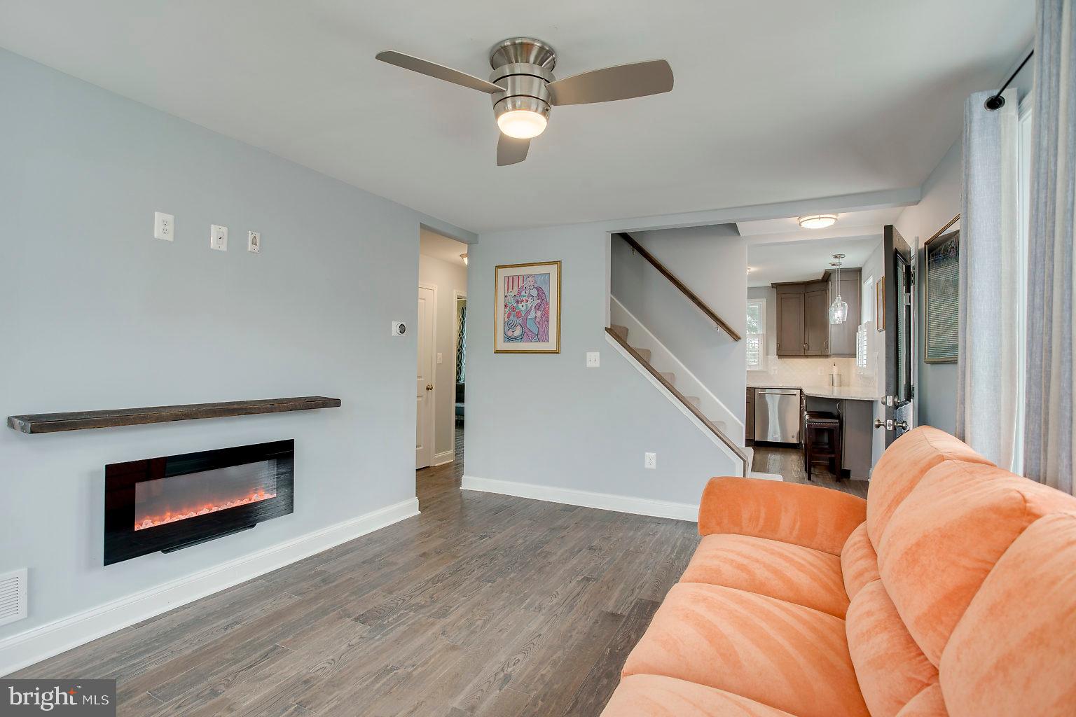 603 Seena Road Baltimore, MD 21221 - Photo 20 of 49 Living room/Electric fireplace