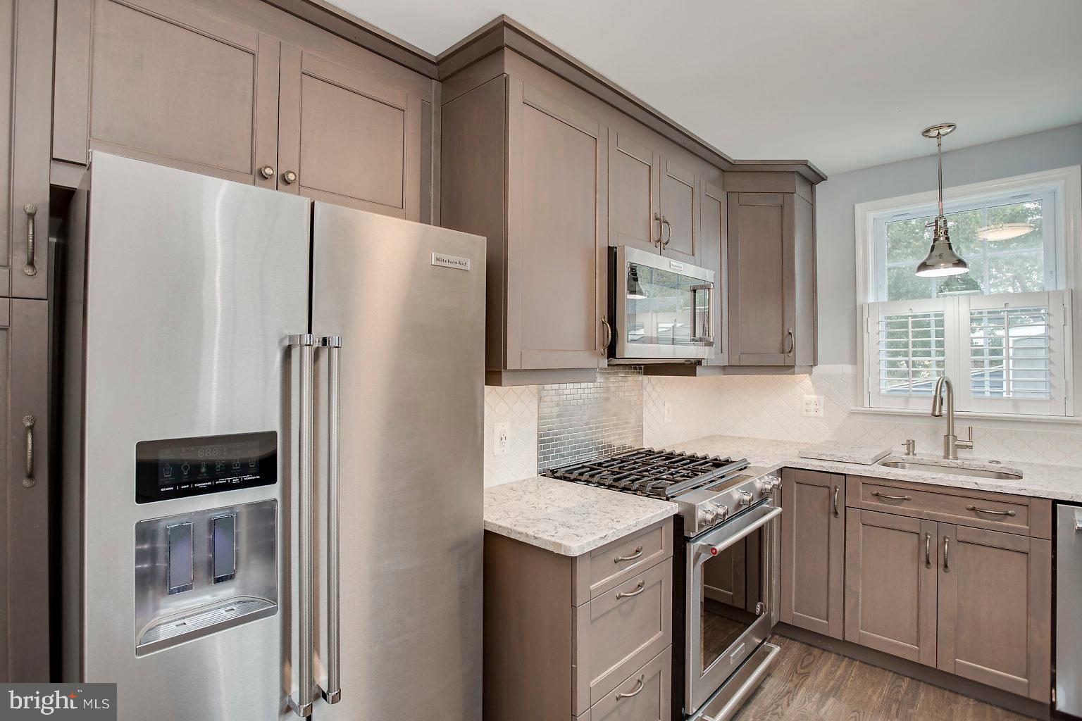 603 Seena Road Baltimore, MD 21221 - Photo 24 of 49 Kitchen Aid Stainless Steel Appliances