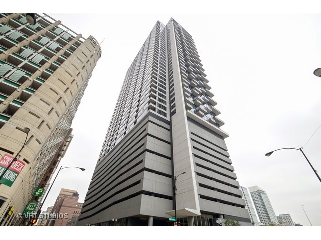 235 West Van Buren Street, Unit 2307 Chicago, IL 60607 - Photo 1 of 11