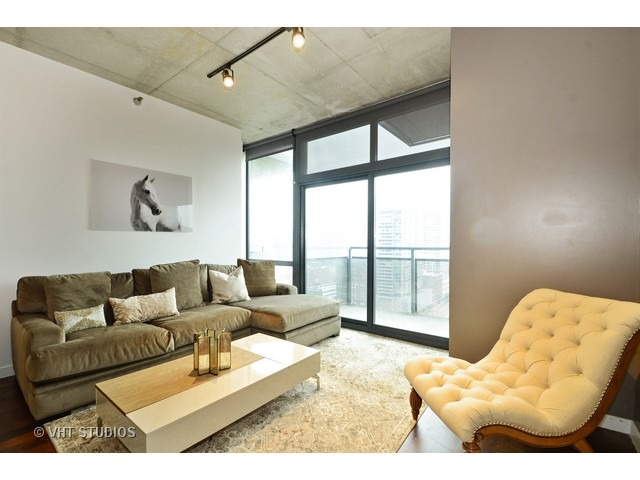 235 West Van Buren Street, Unit 2307 Chicago, IL 60607 - Photo 2 of 11