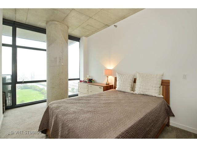 235 West Van Buren Street, Unit 2307 Chicago, IL 60607 - Photo 5 of 11