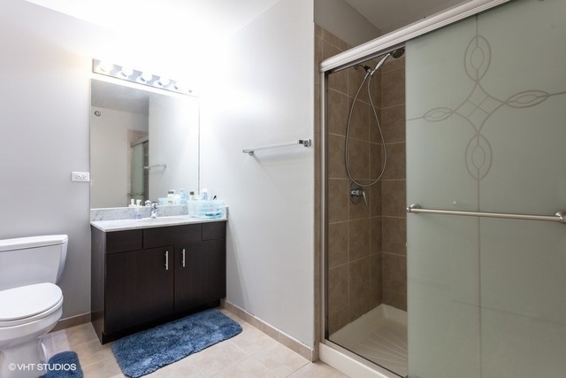 235 West Van Buren Street, Unit 2307 Chicago, IL 60607 - Photo 8 of 11