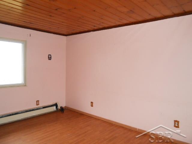 828 East Seidlers Road Kawkawlin, MI 48631 - Photo 20 of 27 31311986-19.JPG
