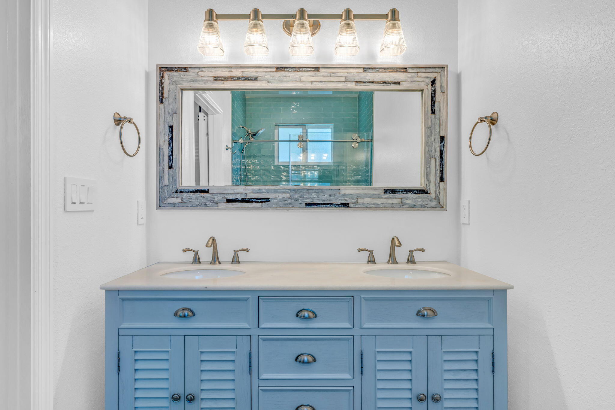 407 Collins Street Key Largo, FL 33037 - Photo 15 of 45 13-web-or-mls-407 Collins St - High Expo