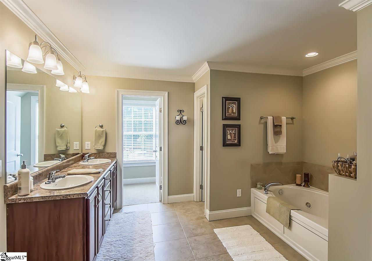 210 Quercus Run Fountain Inn, SC 29644 - Photo 16 of 33