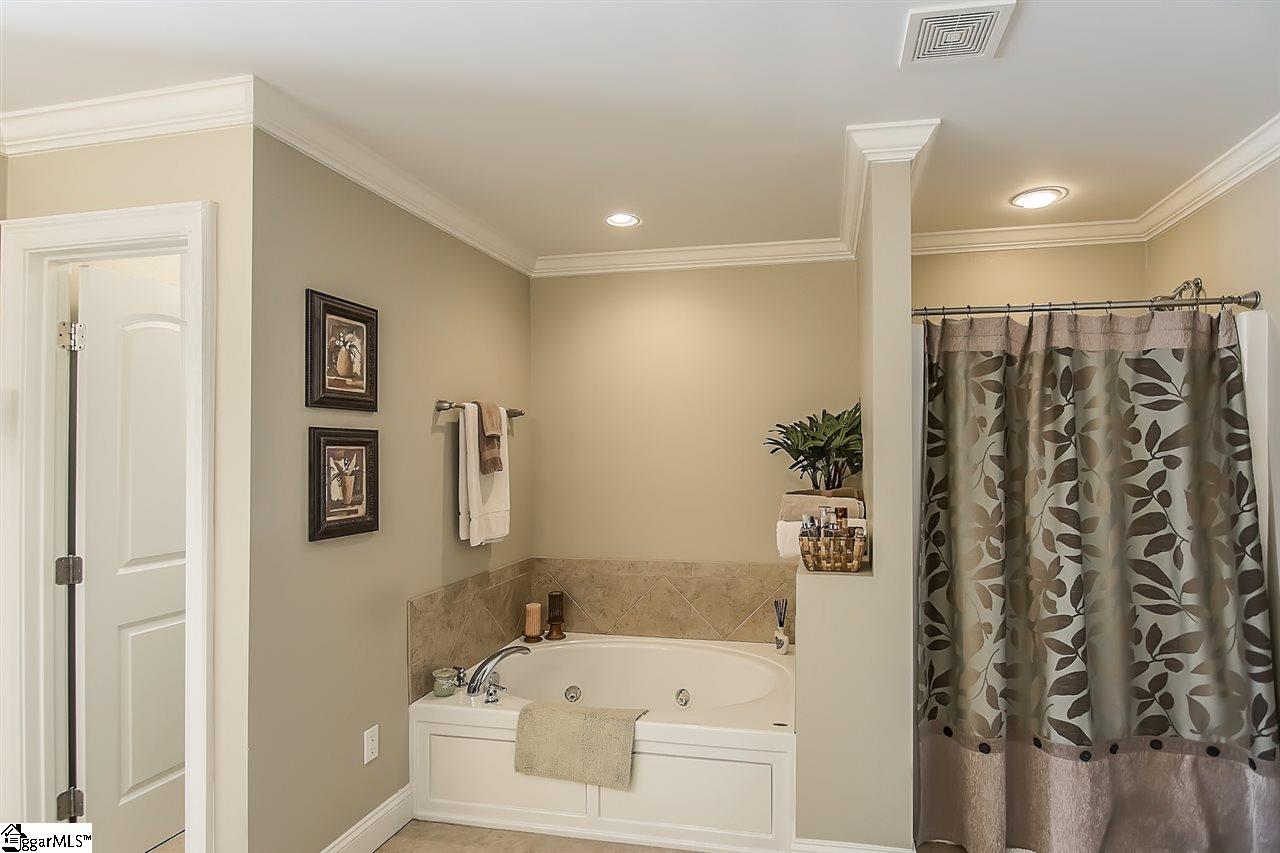 210 Quercus Run Fountain Inn, SC 29644 - Photo 18 of 33