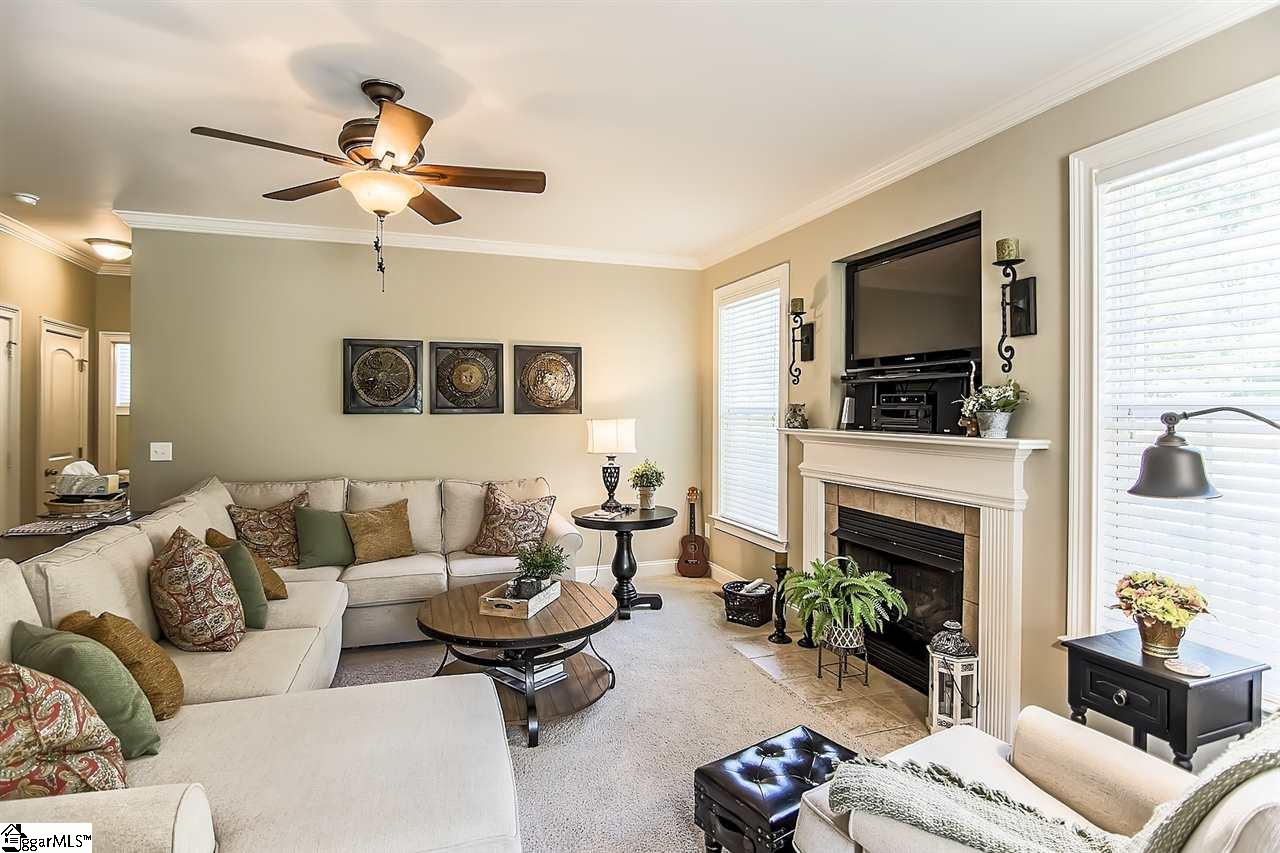 210 Quercus Run Fountain Inn, SC 29644 - Photo 3 of 33