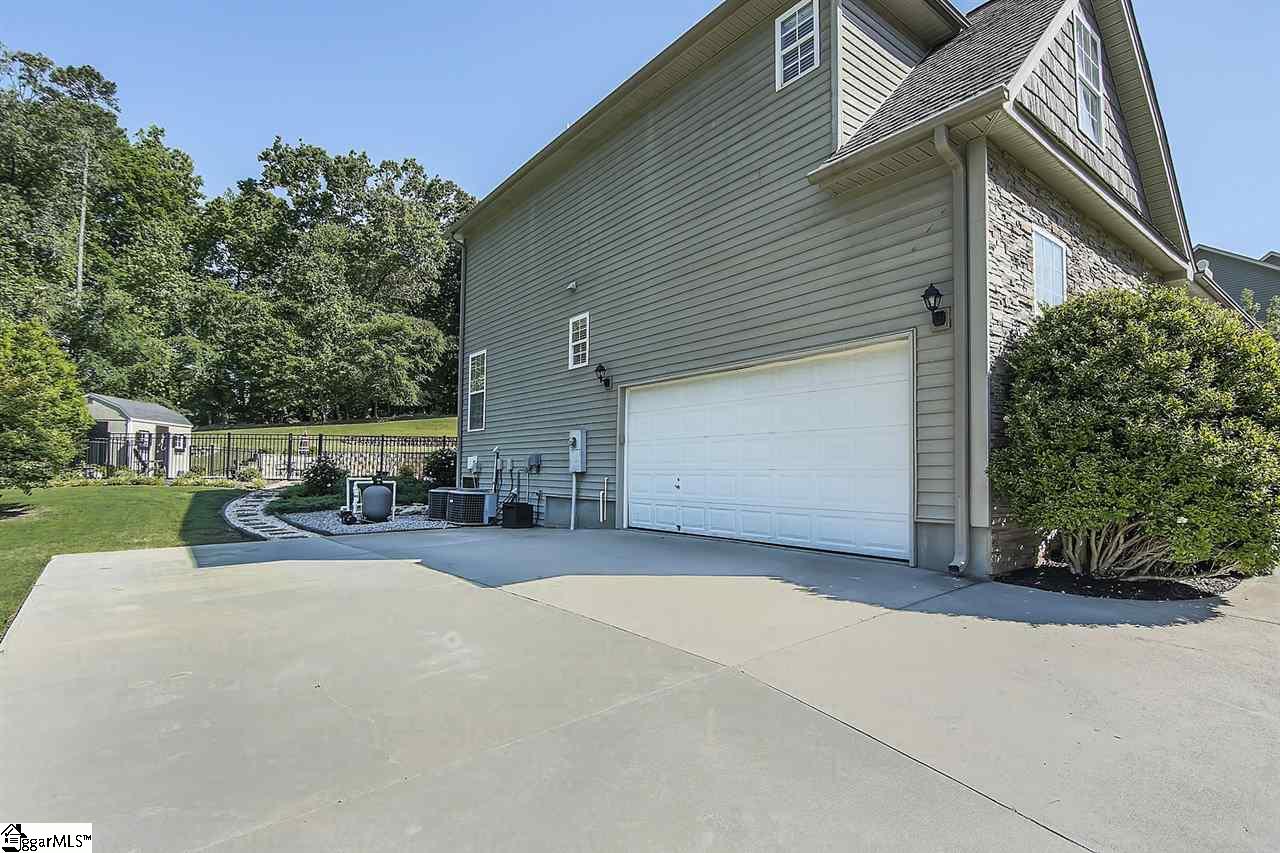 210 Quercus Run Fountain Inn, SC 29644 - Photo 31 of 33