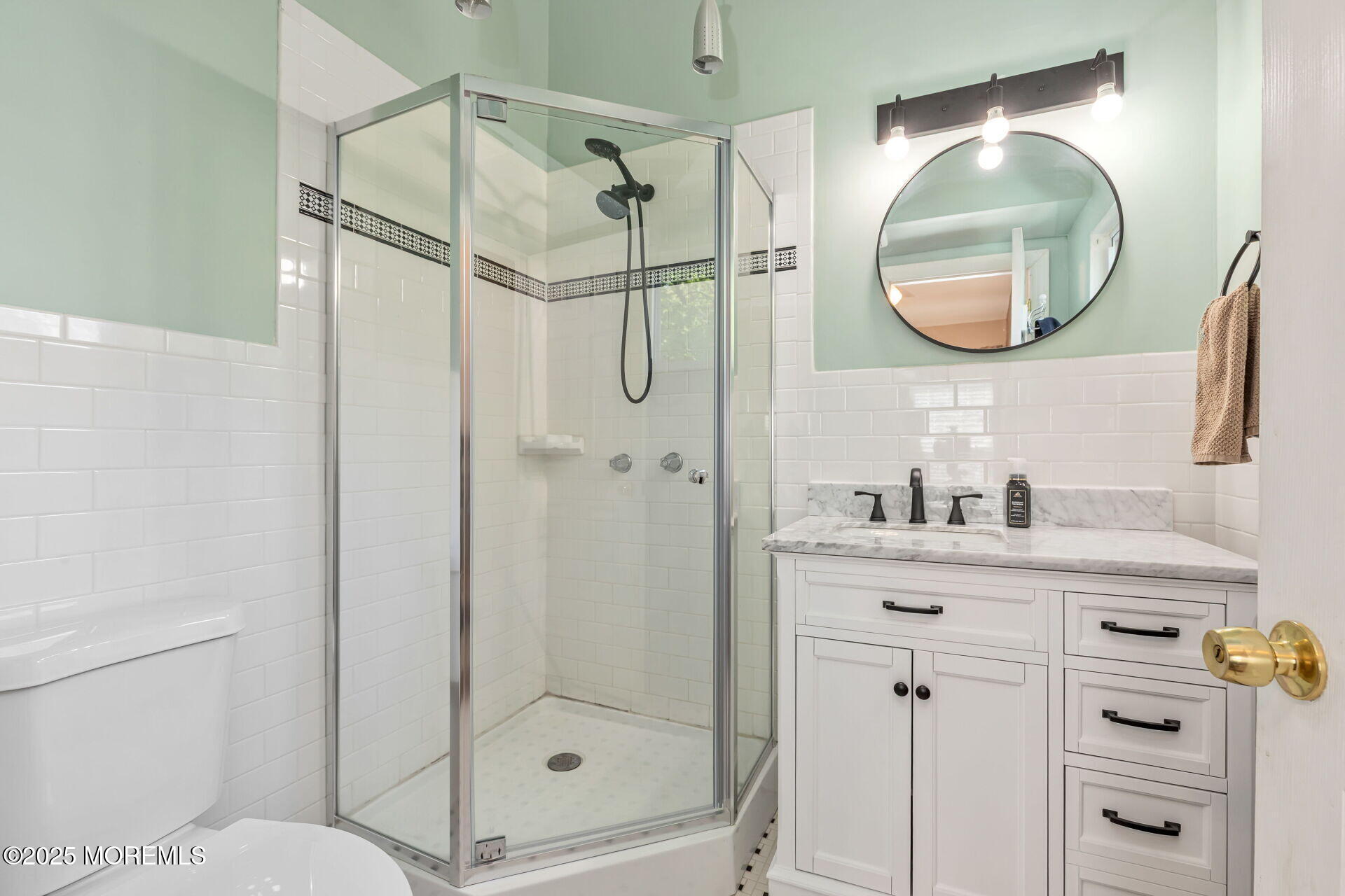 577 Holmdel Road Hazlet, NJ 07730 - Photo 19 of 42 019-1920x1280-photo