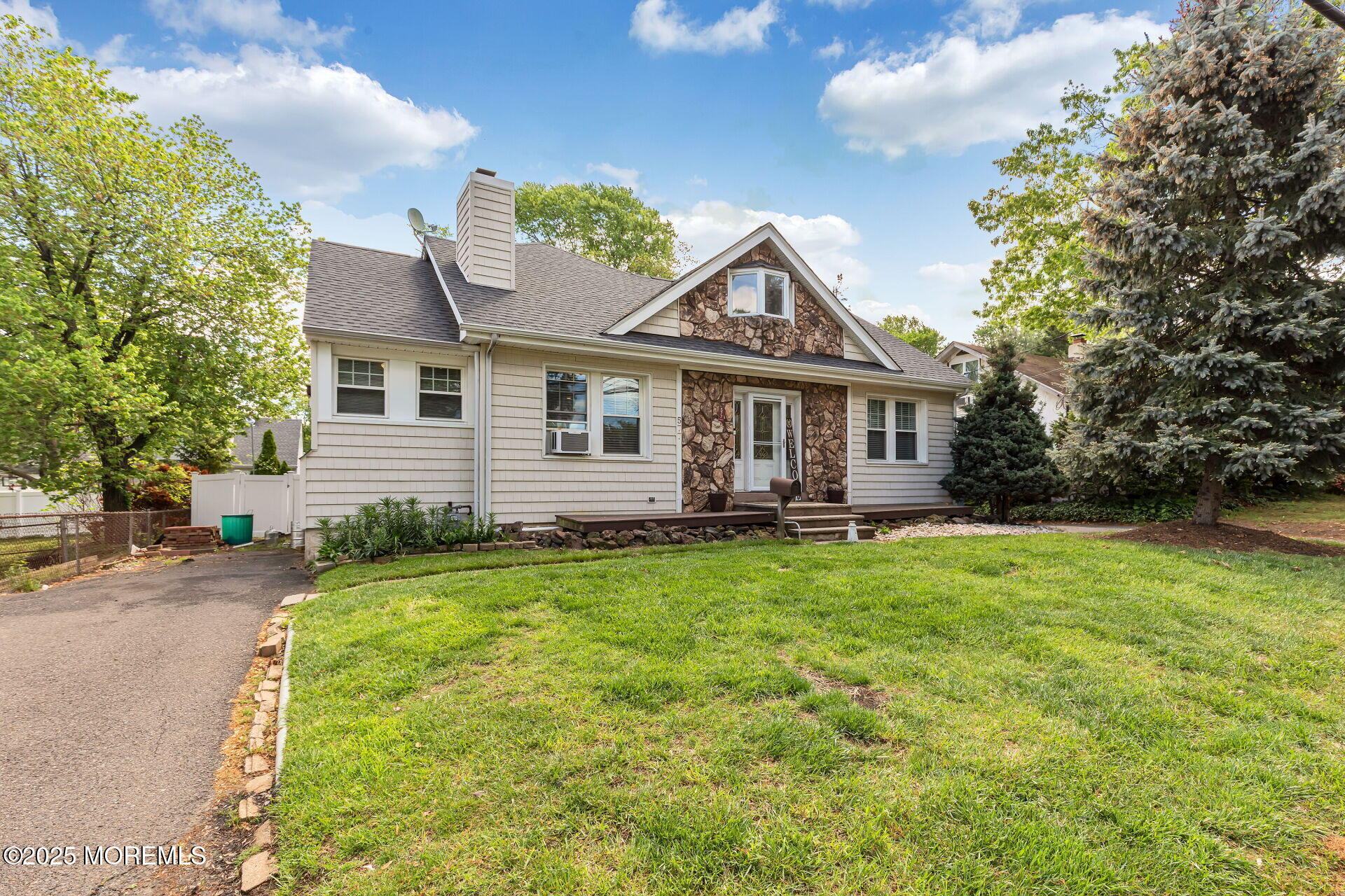 577 Holmdel Road Hazlet, NJ 07730 - Photo 29 of 42 033-1920x1280-photo