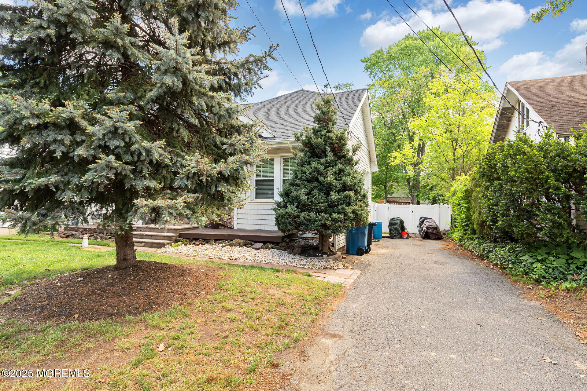 577 Holmdel Road Hazlet, NJ 07730 - Photo 30 of 42 036-1920x1280-photo