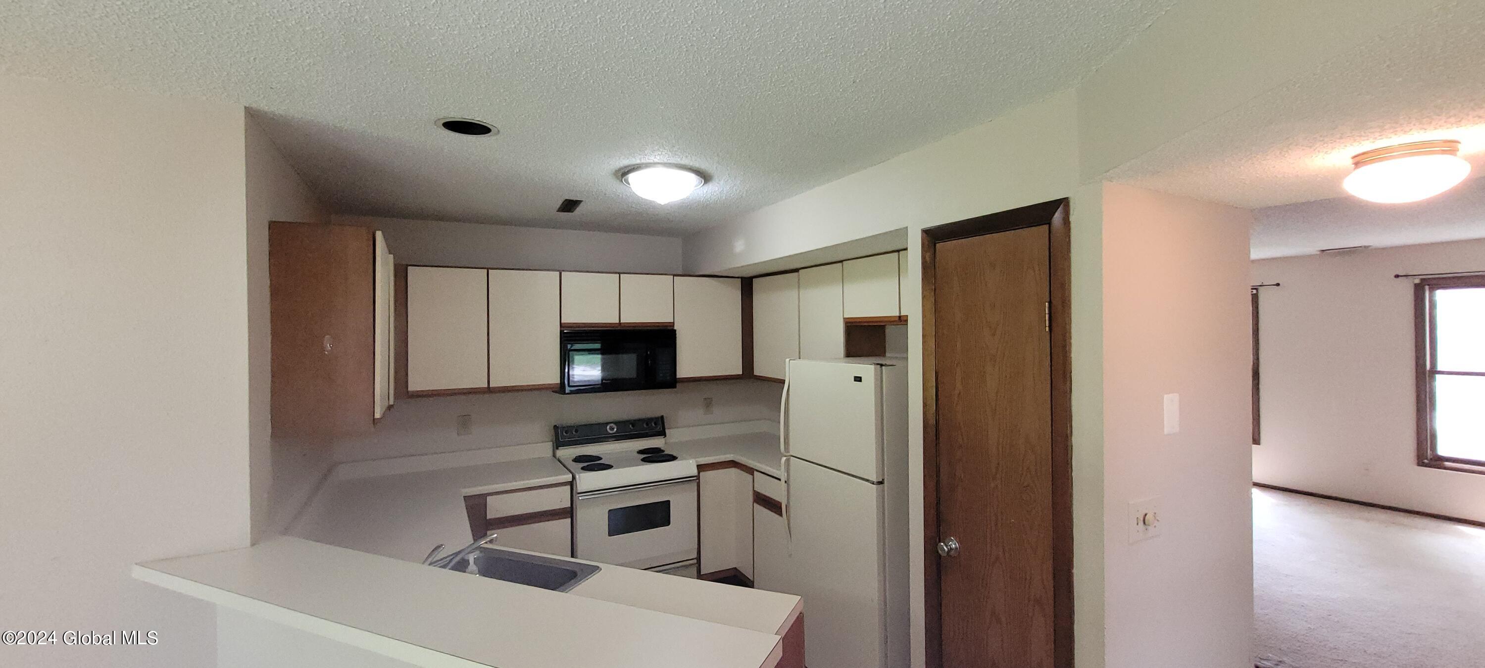 1 Hale Drive Halfmoon, NY 12065 - Photo 11 of 36 20240528_123754