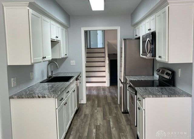 300 Village Square Road Centerville, OH 45458 - Photo 6 of 26 Kitchen