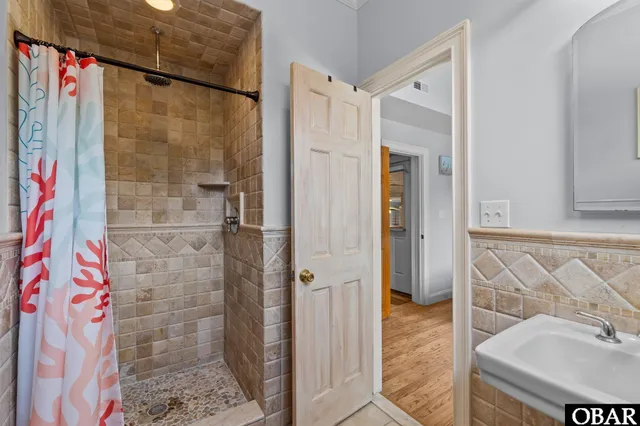 $899,000 | 41622 Starboard Drive, Avon, NC 27915