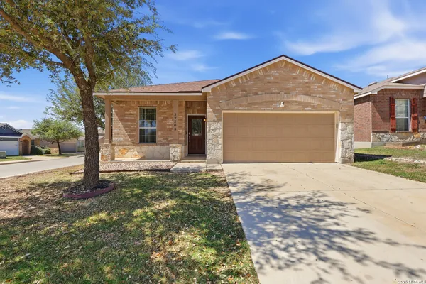 $1,995 | 27203 Rio Bank, Boerne, TX 78015