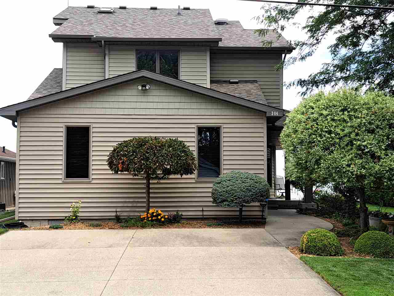 304 Killarney Beach Road Bay City, MI 48706 - Photo 5 of 38 Gallery Image 5