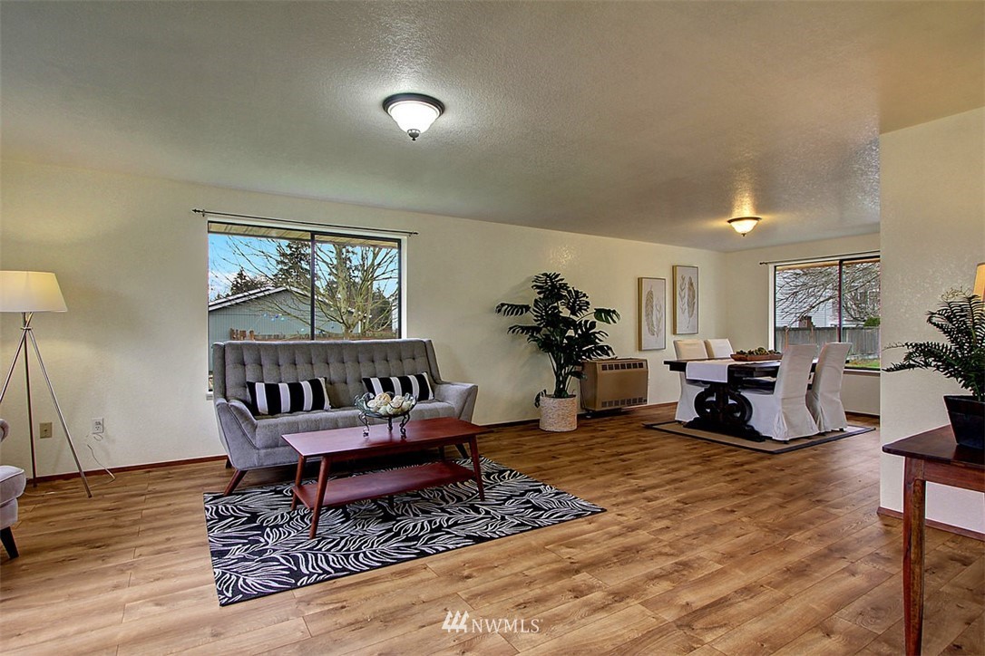 12304 Alexander Road Everett, WA 98204 - Photo 3 of 21