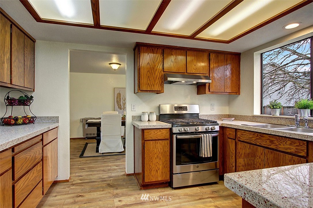 12304 Alexander Road Everett, WA 98204 - Photo 7 of 21