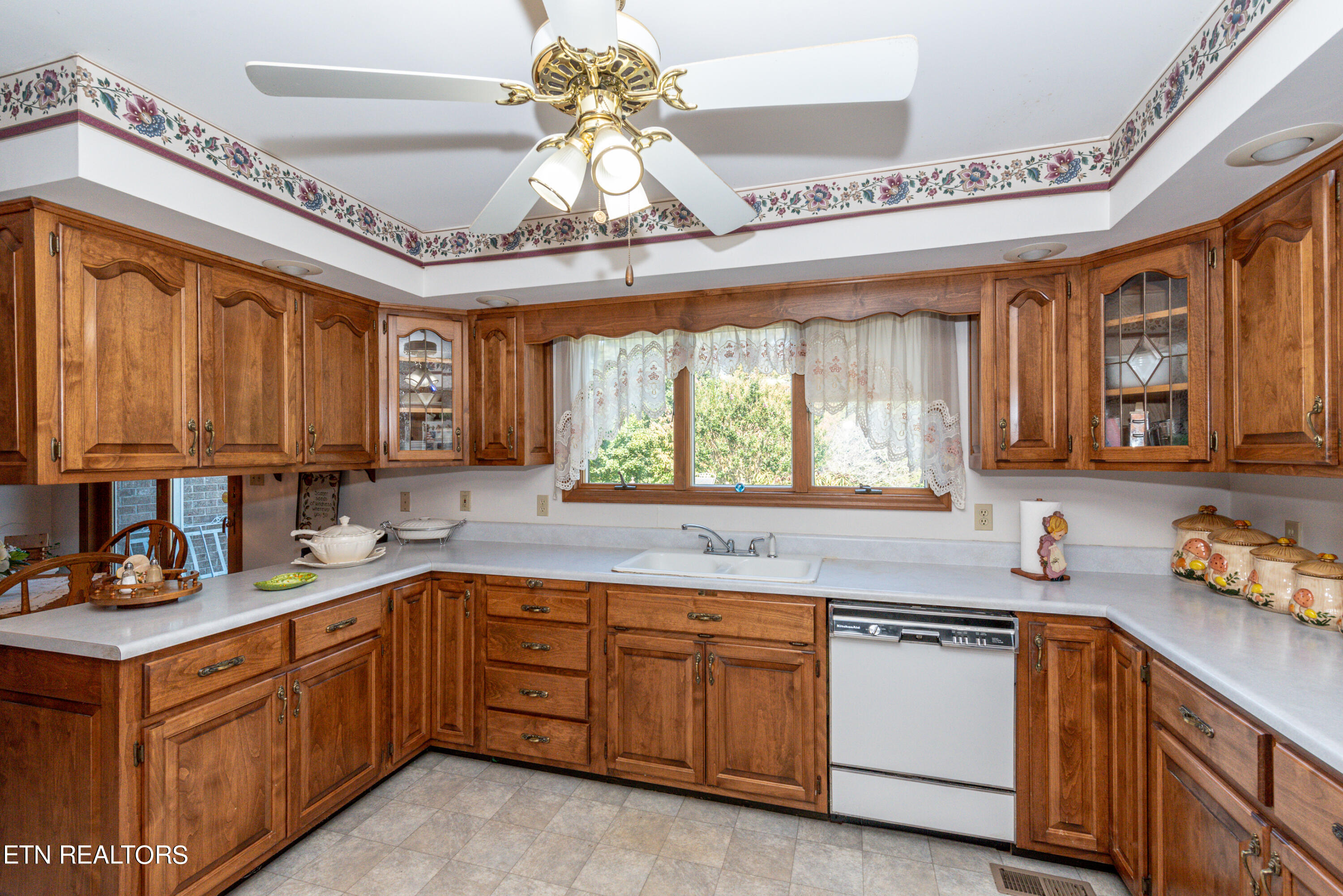 5003 Sevierville Road Seymour, TN 37865 - Photo 9 of 24 DSC_4079