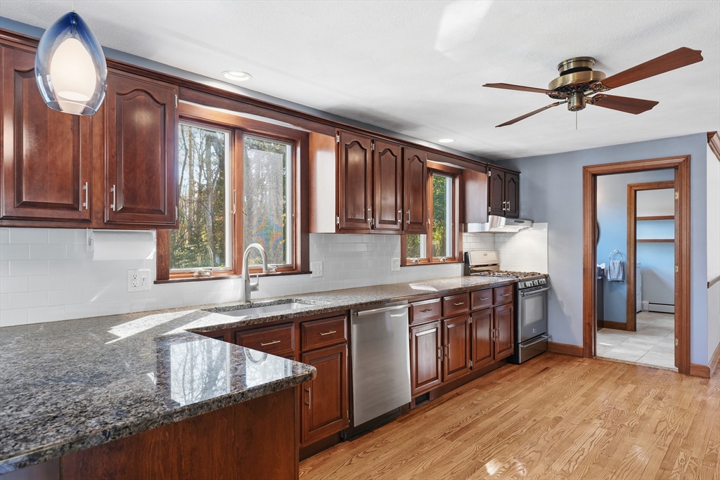 10 Oxbow Road Danvers, MA 01923 - Photo 7 of 41