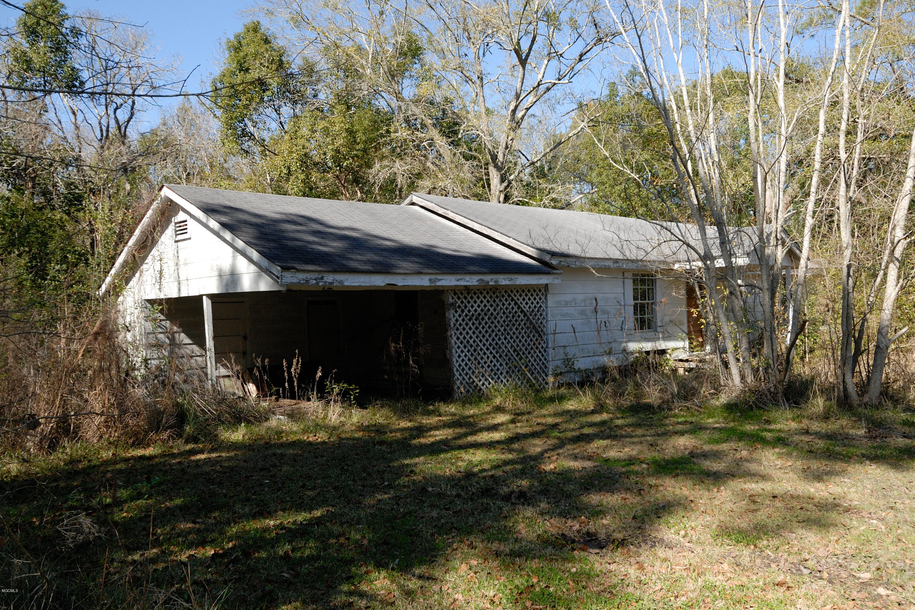 5013 Willow Street Moss Point, MS 39563 - Photo 1 of 11 DSC_0001