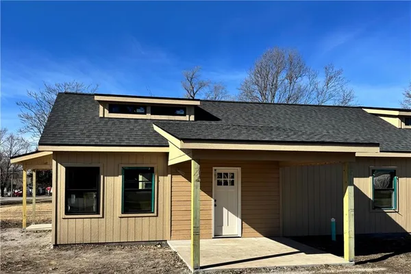 $255,000 | 404 West Cornhill Street, Cameron, MO 64429