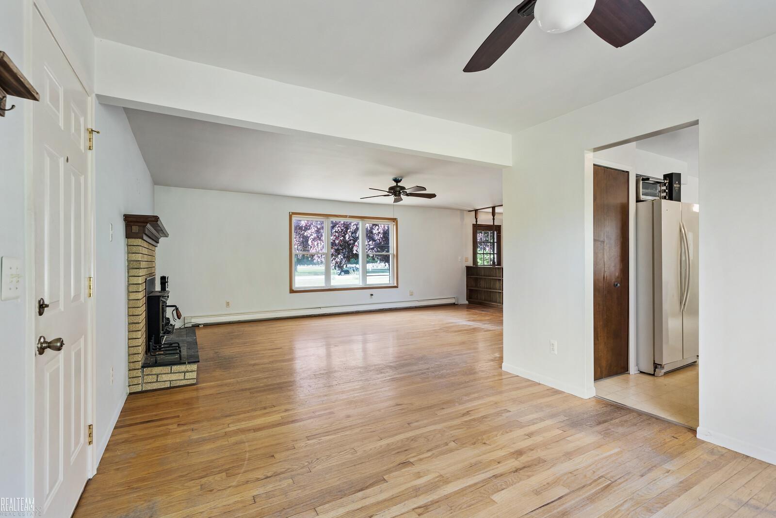 9908 Brandon Road Avoca, MI 48006 - Photo 9 of 43 50109136-8.JPG